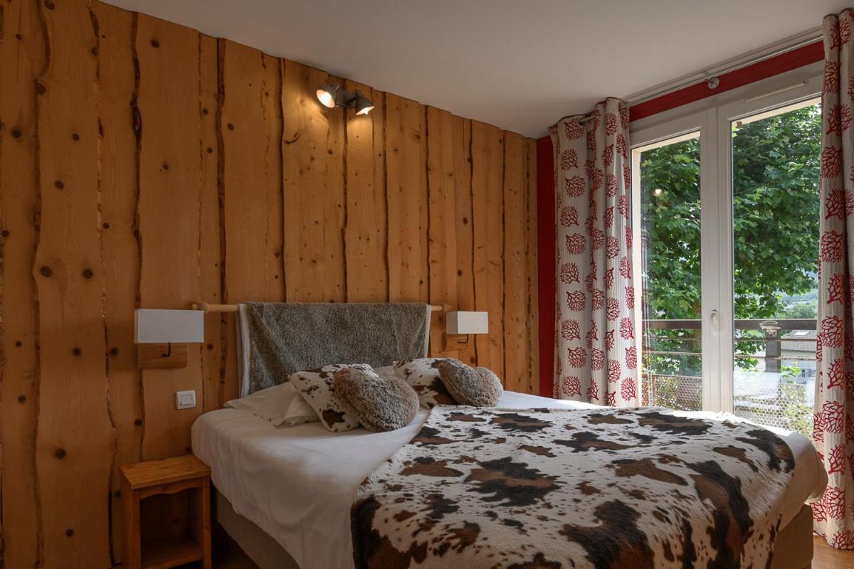 Logis Hotel Restaurant Le Castel Fleuri Saint-Jean-en-Royans Eksteriør bilde