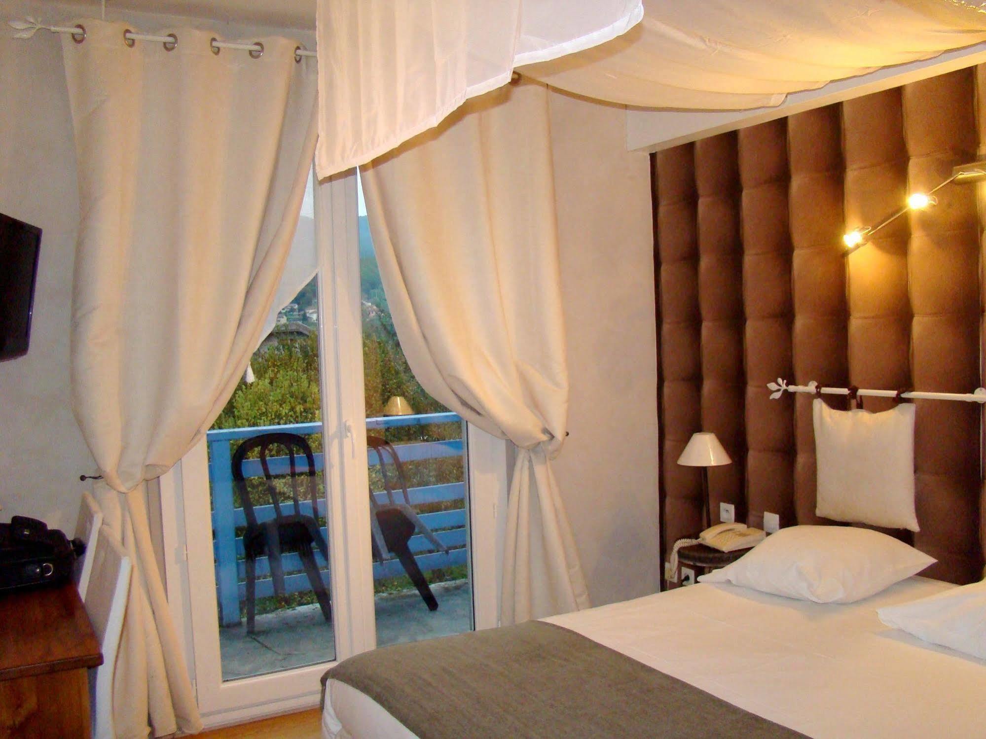Logis Hotel Restaurant Le Castel Fleuri Saint-Jean-en-Royans Eksteriør bilde