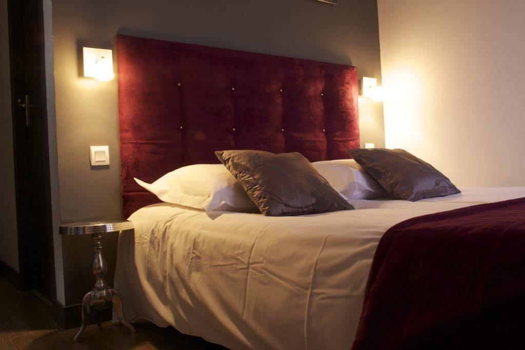 Logis Hotel Restaurant Le Castel Fleuri Saint-Jean-en-Royans Eksteriør bilde