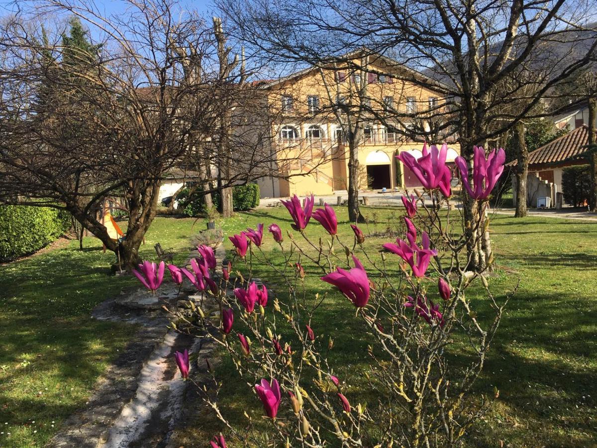 Logis Hotel Restaurant Le Castel Fleuri Saint-Jean-en-Royans Eksteriør bilde