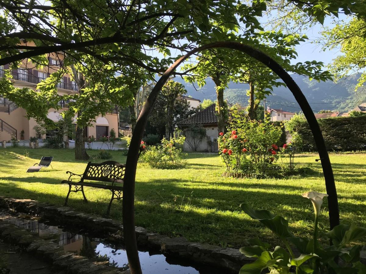 Logis Hotel Restaurant Le Castel Fleuri Saint-Jean-en-Royans Eksteriør bilde