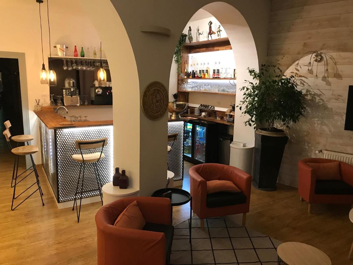 Logis Hotel Restaurant Le Castel Fleuri Saint-Jean-en-Royans Eksteriør bilde